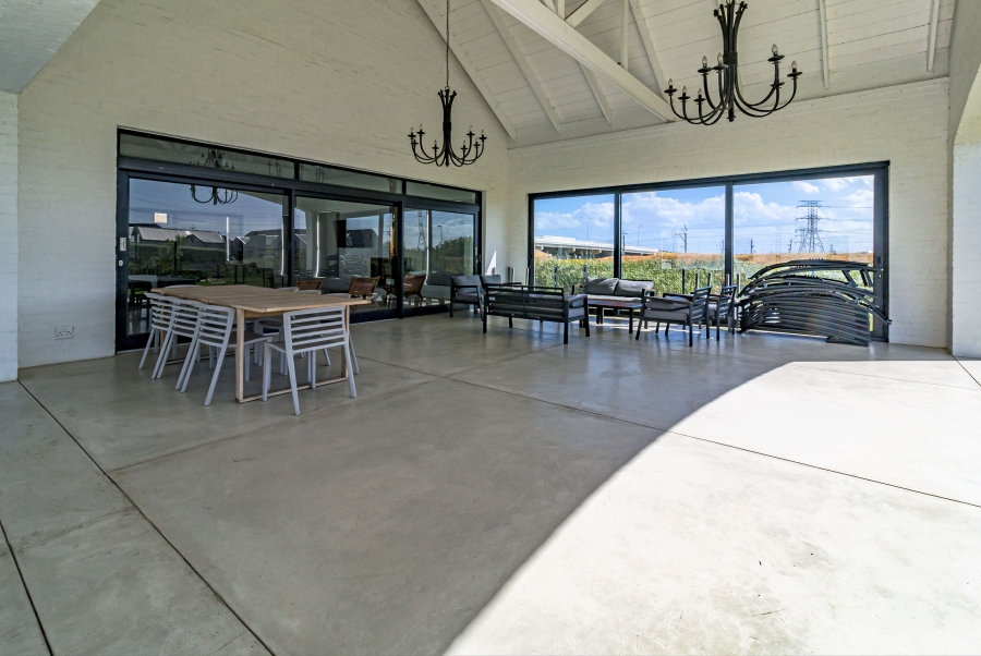 4 Bedroom Property for Sale in Aan de Wijnlanden Western Cape